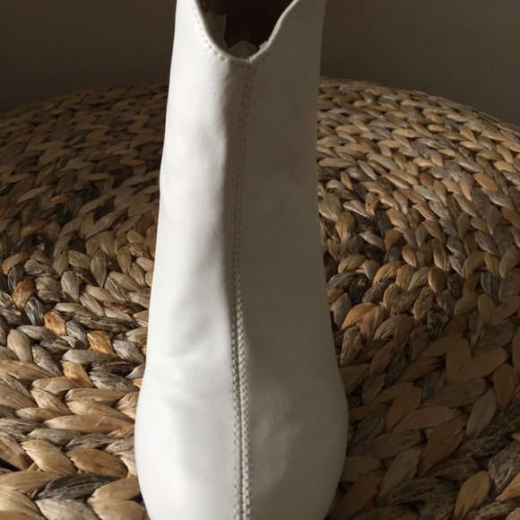 High heel shoe - Picture 3 of 5